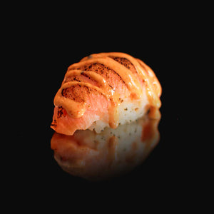 Nigiris Saumon mi-cuit avec sauce épicé du restaurant japonais sushi d'art ile de la réunion 974