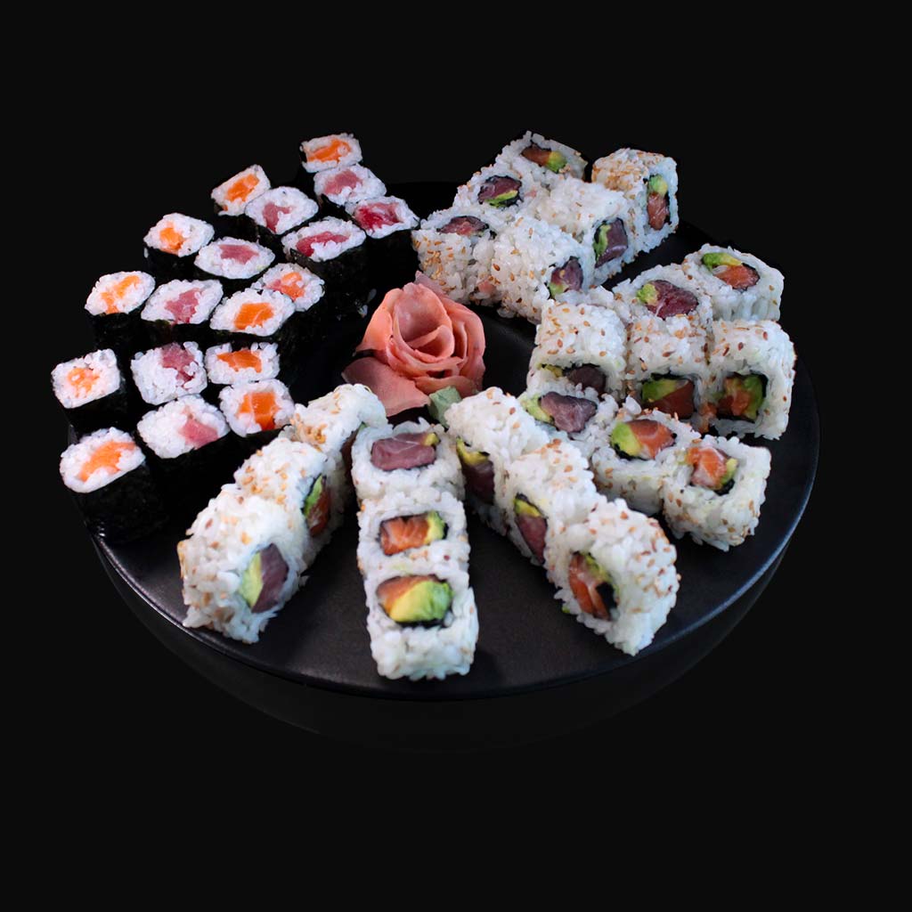 Plateau assortiment prestige de maki, california roll et nigiris sushi du restaurant japonais Fugu sushi d'art ile de la réunion 974