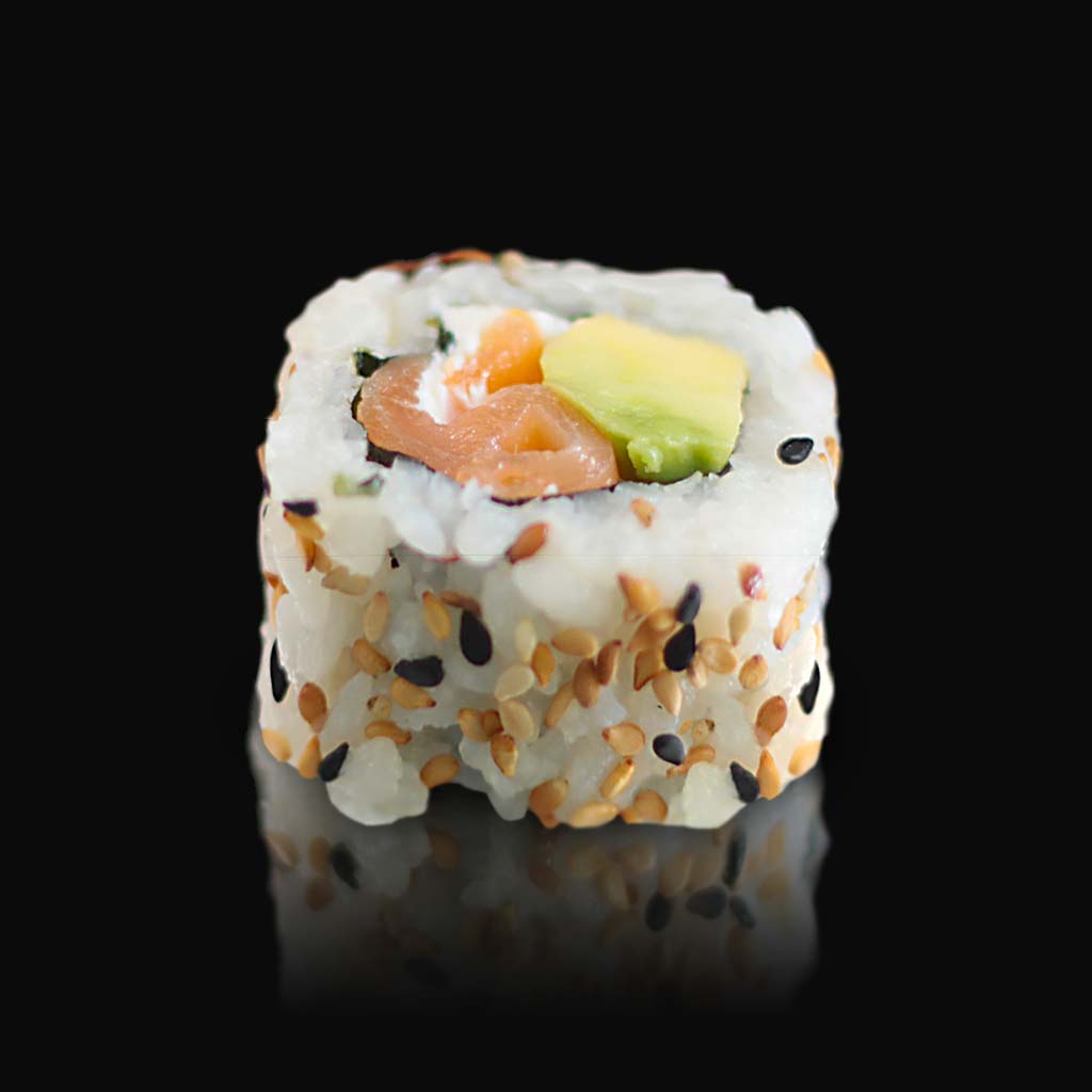 california rolls au saumon fumé, avocat et fromage frais du restaurant japonais sushi d'art ile de la réunion 974
