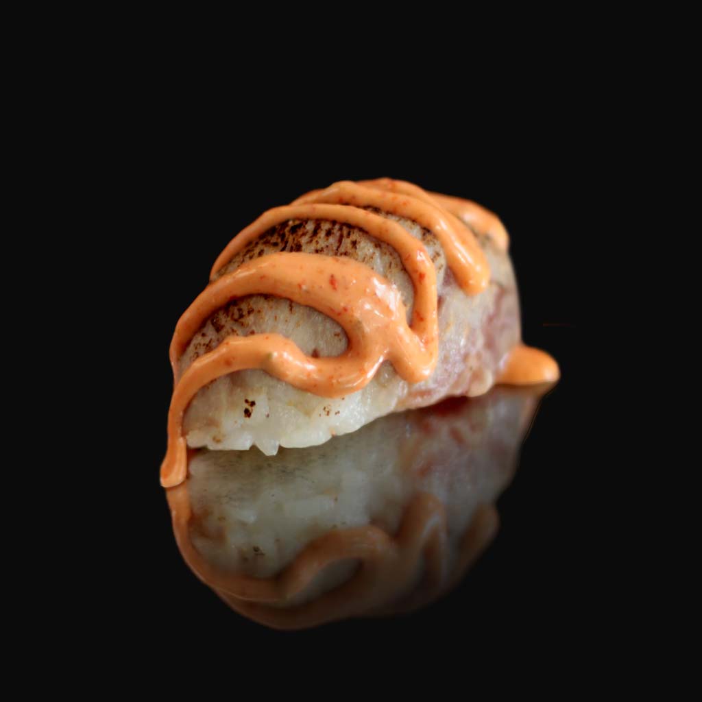 Nigiris Saumon mi-cuit sauce épicé du restaurant japonais sushi d'art ile de la réunion 974