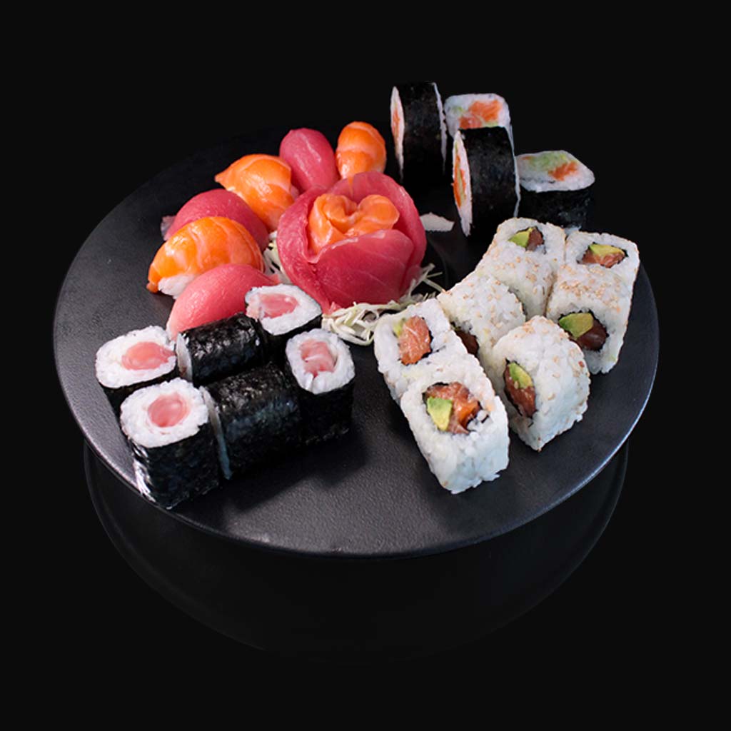 Plateau assortiment de California rolls, nigiris, futomakis et makis du restaurant japonais sushi d'art ile de la réunion 974