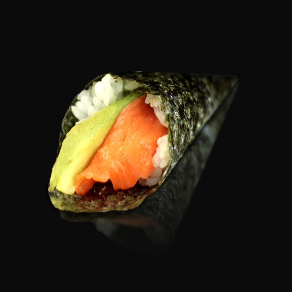 Rouleau Témaki saumon, avocat du restaurant japonais Fugu sushi d'art ile de la réunion 974